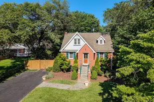 903 Crestview Dr, Herndon, VA 20170 - Photo 1