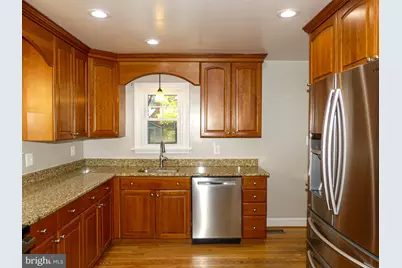 903 Crestview Drive, Herndon, VA 20170 - Photo 3
