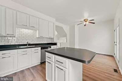 14247 Glade Spring Drive, Centreville, VA 20121 - Photo 5