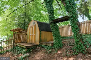 7500 Long Pine Dr, Springfield, VA 22151 - Photo 23