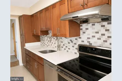 1808 Old Meadow Road #1005, McLean, VA 22102 - Photo 5