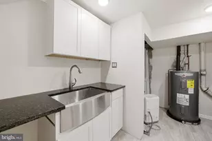 2050 Chadds Ford Dr, Reston, VA 20191 - Photo 37