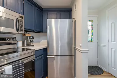 7317 Castleberg Court, Alexandria, VA 22315 - Photo 5