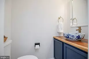 7317 Castleberg Ct, Alexandria, VA 22315 - Photo 11