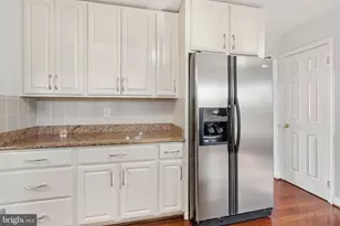2621 John Milton Dr, Herndon, VA 20171 - Photo 13