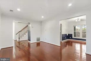 2621 John Milton Dr, Herndon, VA 20171 - Photo 7