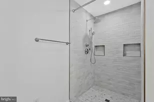 8424 Hollis Ln, Vienna, VA 22182 - Photo 21