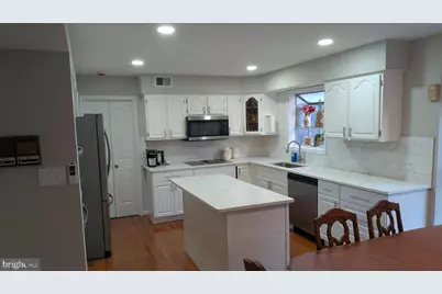 9601 Woodedge Drive, Burke, VA 22015 - Photo 3