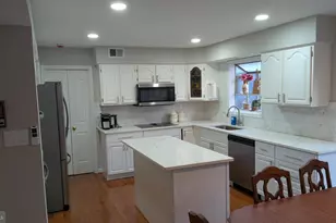 9601 Woodedge Dr, Burke, VA 22015 - Photo 3