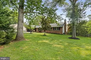 11334 Waples Mill Rd, Oakton, VA 22124 - Photo 3