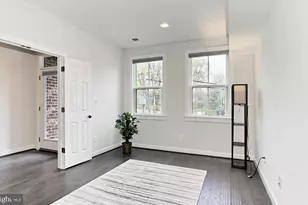 9306 Wild Black Cherry Ct, Fairfax, VA 22031 - Photo 3