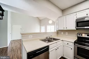 7012 Irwell Ln, Alexandria, VA 22315 - Photo 11