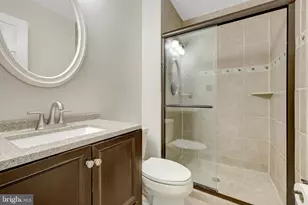 12607 Glenbrooke Woods Dr, Herndon, VA 20171 - Photo 23