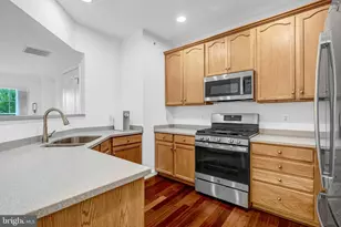 2901 Saintsbury Plaza, Fairfax, VA 22031 - Photo 7