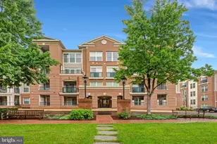 2901 Saintsbury Plaza, Fairfax, VA 22031 - Photo 1