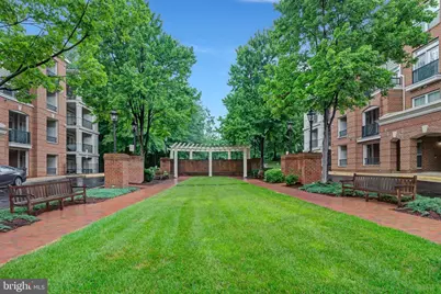 2901 Saintsbury Plaza #404, Fairfax, VA 22031 - Photo 9