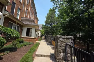4459 Beacon Grove Cir, Fairfax, VA 22033 - Photo 5