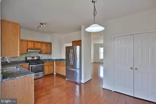 14214 Beddingfield Way, Centreville, VA 20121 - Photo 3