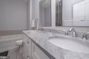 12165 Abington Hall Pl, Reston, VA 20190 - Photo 11