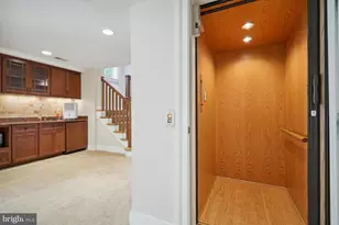 1530 Forest Villa Ln, McLean, VA 22101 - Photo 23