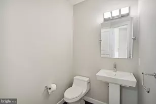 1530 Forest Villa Ln, McLean, VA 22101 - Photo 49