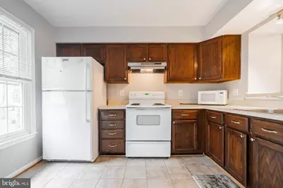 8525 Gambel Oak Drive, Springfield, VA 22153 - Photo 13