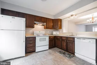 8525 Gambel Oak Drive, Springfield, VA 22153 - Photo 11