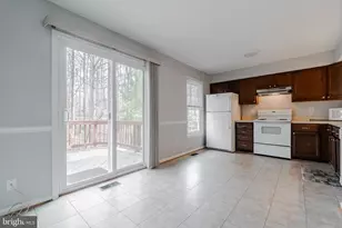 8525 Gambel Oak Dr, Springfield, VA 22153 - Photo 9