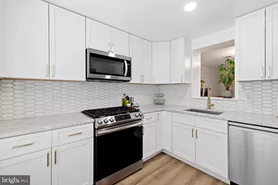 5919 Grisby House Court, Centreville, VA 20120 - Photo 7
