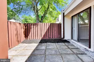 2225 Southgate Square, Reston, VA 20191 - Photo 3