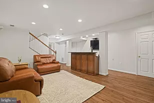 8213 Cottage St, Vienna, VA 22180 - Photo 33