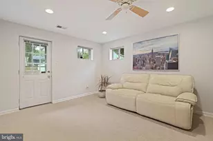 8213 Cottage St, Vienna, VA 22180 - Photo 37