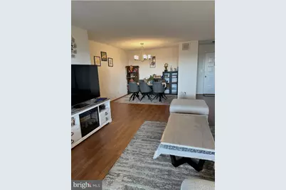 8340 Greensboro Drive #919, McLean, VA 22102 - Photo 3