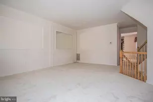 8359 Regal Oak Ct, Springfield, VA 22152 - Photo 7