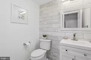6925 Barrett Rd, Falls Church, VA 22042 - Photo 23