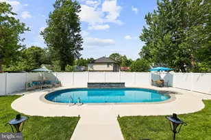 6925 Barrett Rd, Falls Church, VA 22042 - Photo 45