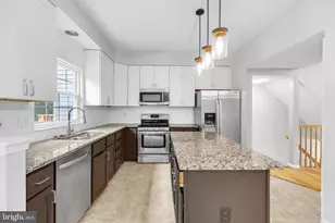 6880 Ridge Water Ct, Centreville, VA 20121 - Photo 5