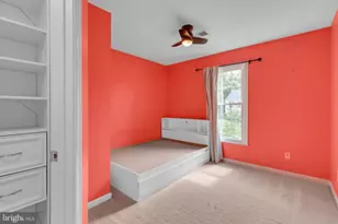 6880 Ridge Water Ct, Centreville, VA 20121 - Photo 17