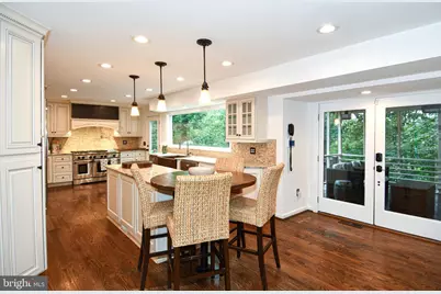 12134 Holly Knoll Circle, Great Falls, VA 22066 - Photo 7