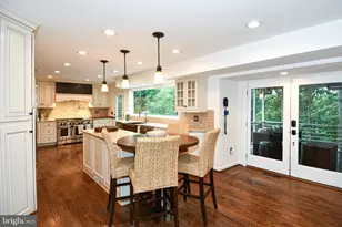 12134 Holly Knoll Cir, Great Falls, VA 22066 - Photo 7