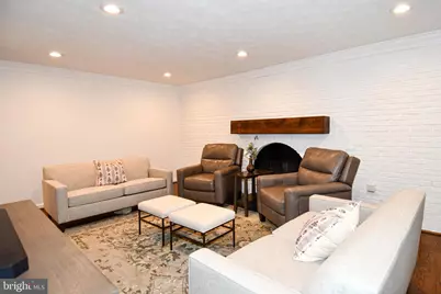 12134 Holly Knoll Circle, Great Falls, VA 22066 - Photo 5