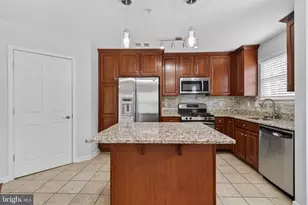 12825 Fair Briar Ln, Fairfax, VA 22033 - Photo 13