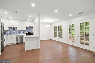 7256 Glen Hollow Ct, Annandale, VA 22003 - Photo 5