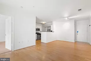 4525 Superior Square, Fairfax, VA 22033 - Photo 7
