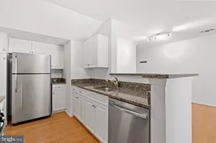 4525 Superior Square, Fairfax, VA 22033 - Photo 11