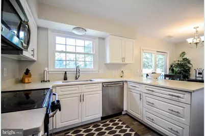 13527 Point Pleasant Drive, Chantilly, VA 20151 - Photo 7