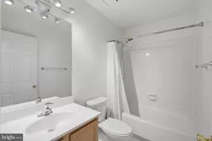 2449 Clover Field Cir, Herndon, VA 20171 - Photo 23