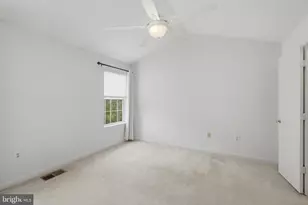 2449 Clover Field Cir, Herndon, VA 20171 - Photo 19
