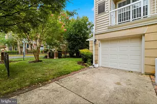 1899 Crescent Park Dr, Reston, VA 20190 - Photo 33