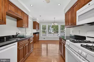 8006 Lady Lewis Ct, Springfield, VA 22153 - Photo 13